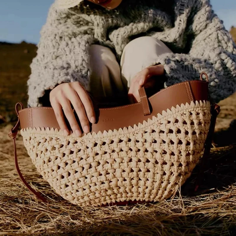 Bolso de mano grande de rafia